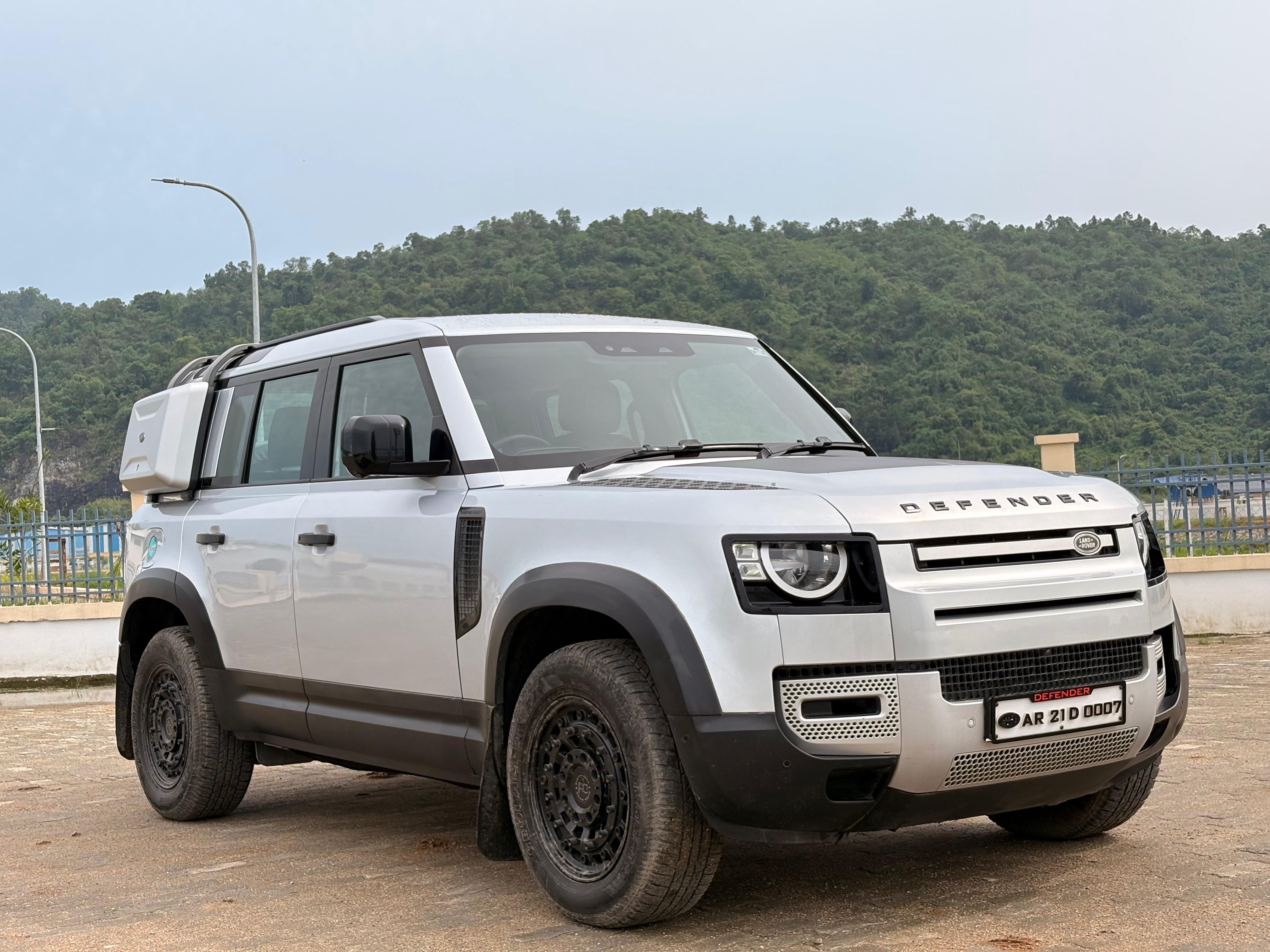 LAND ROVER DEFENDER