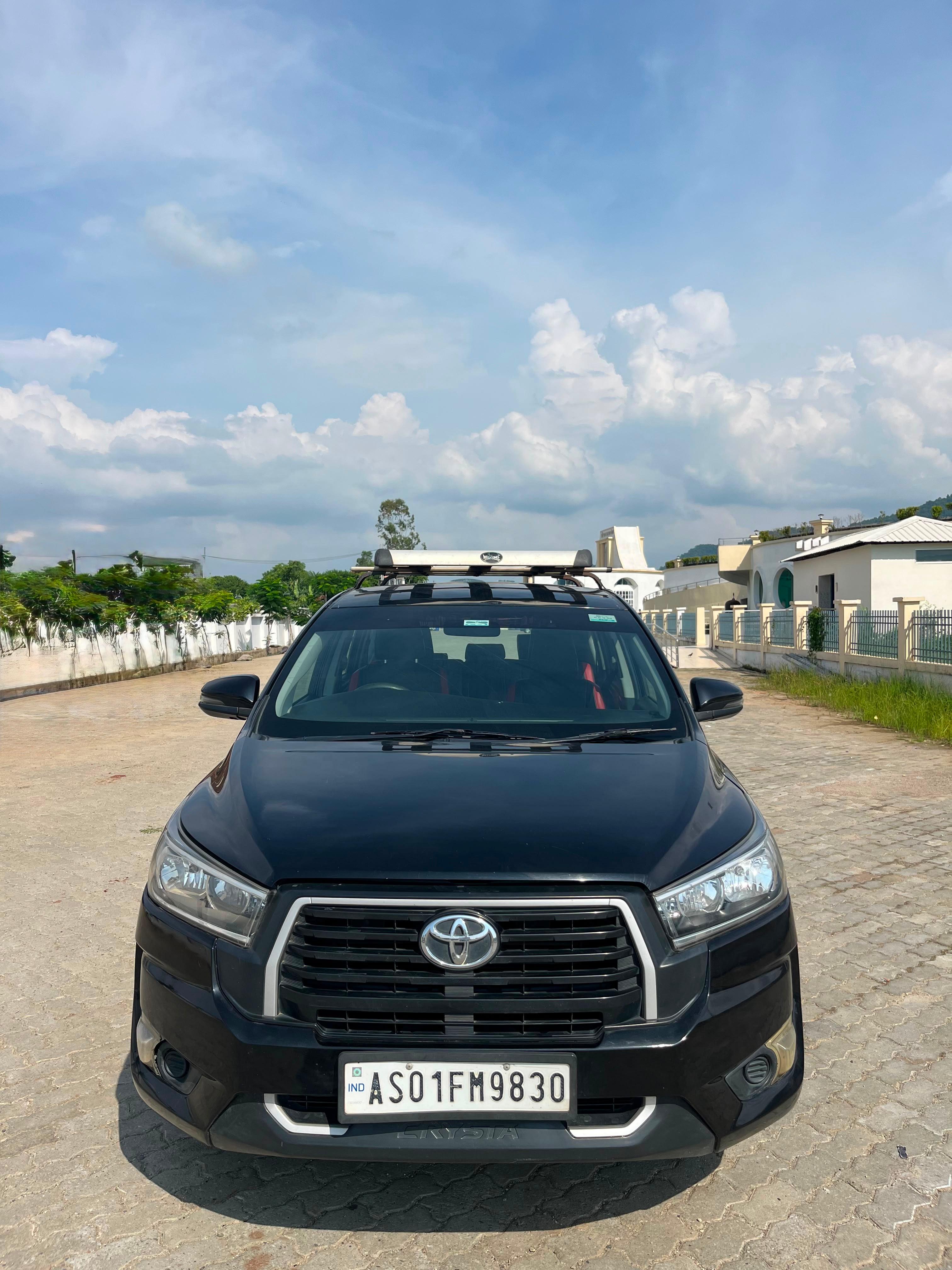 TOYOTA INNOVA CRYSTA GX MT