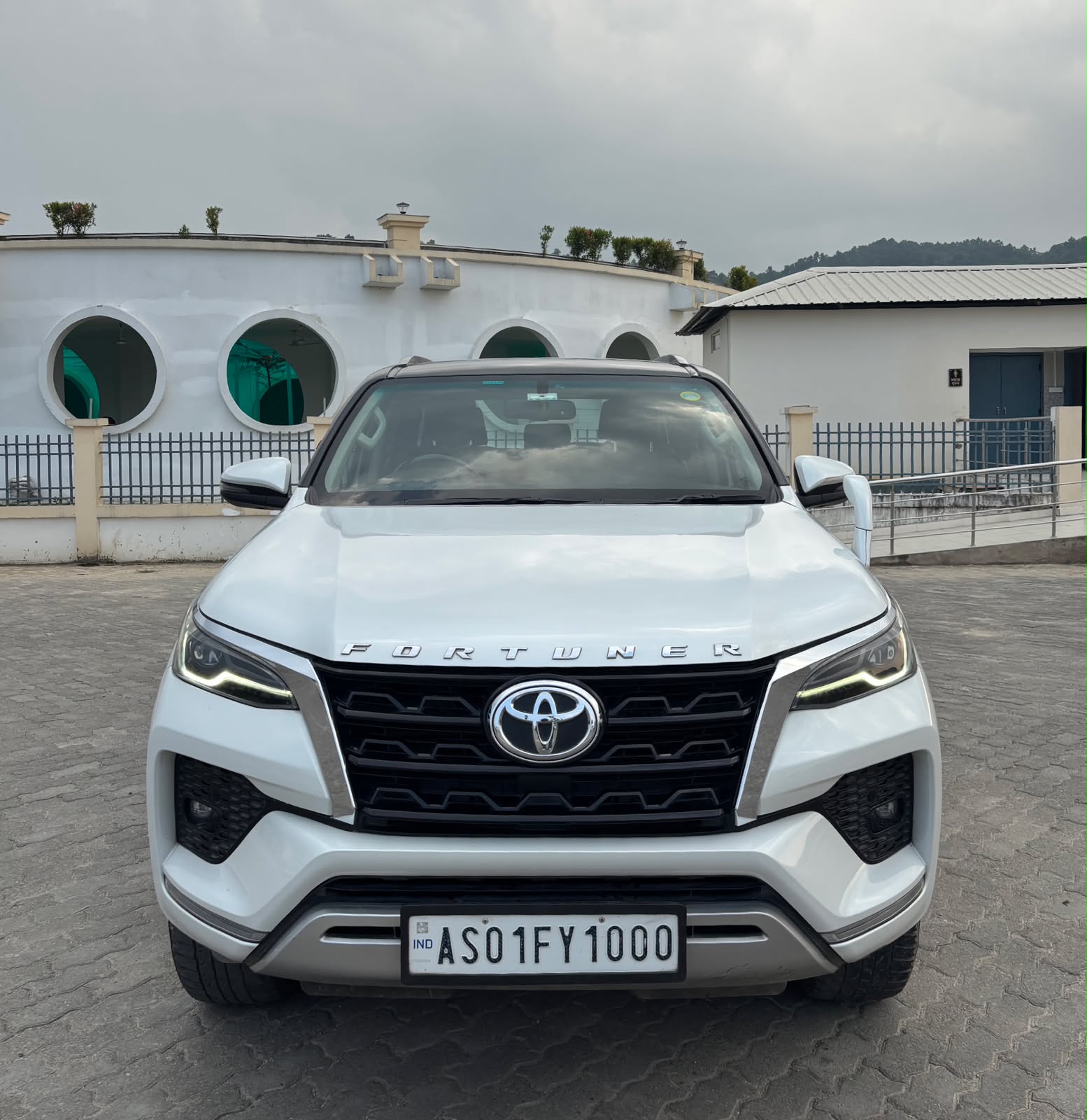 TOYOTA FORTUNER (AT)
