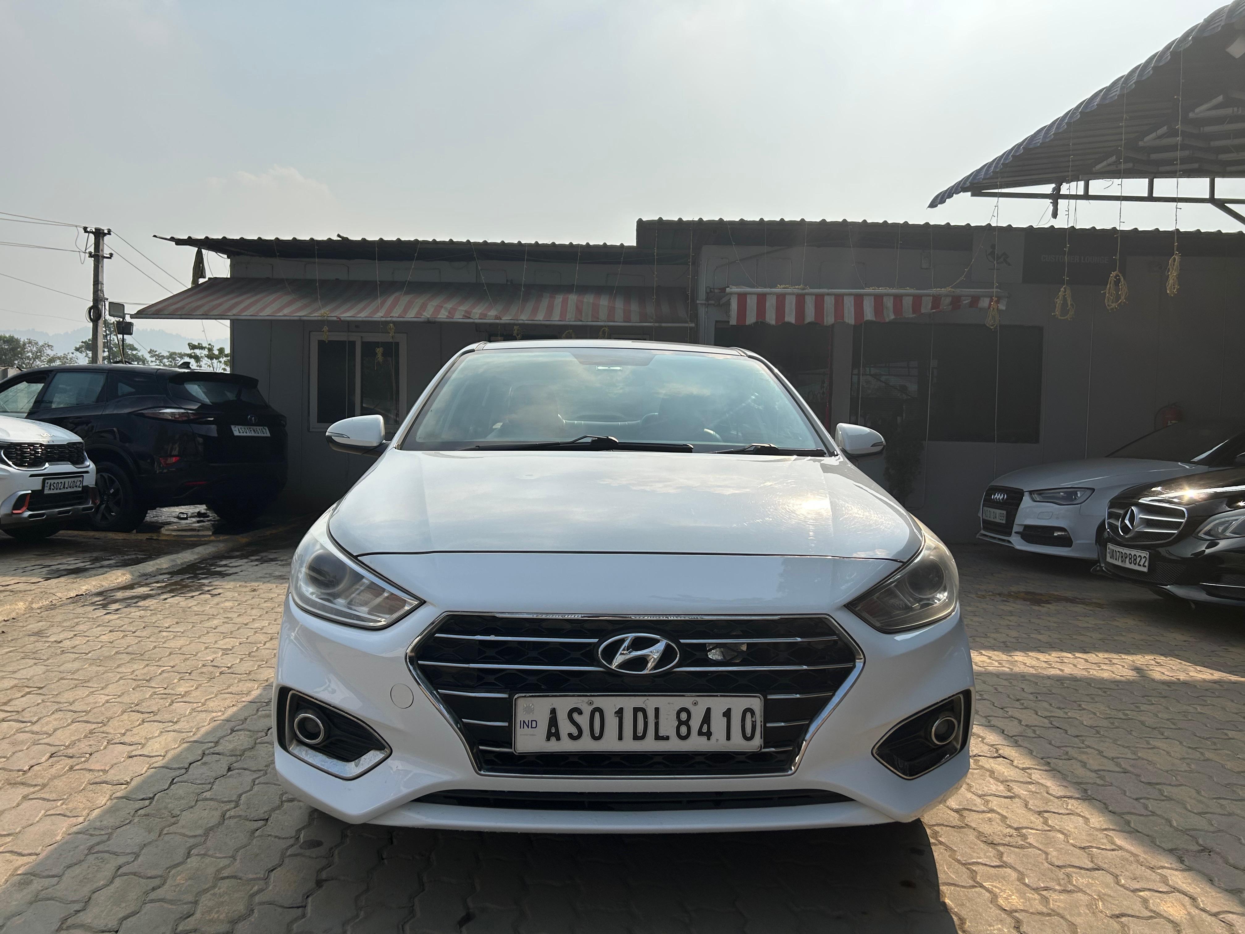 HYUNDAI VERNA 1.6 VTVT SX