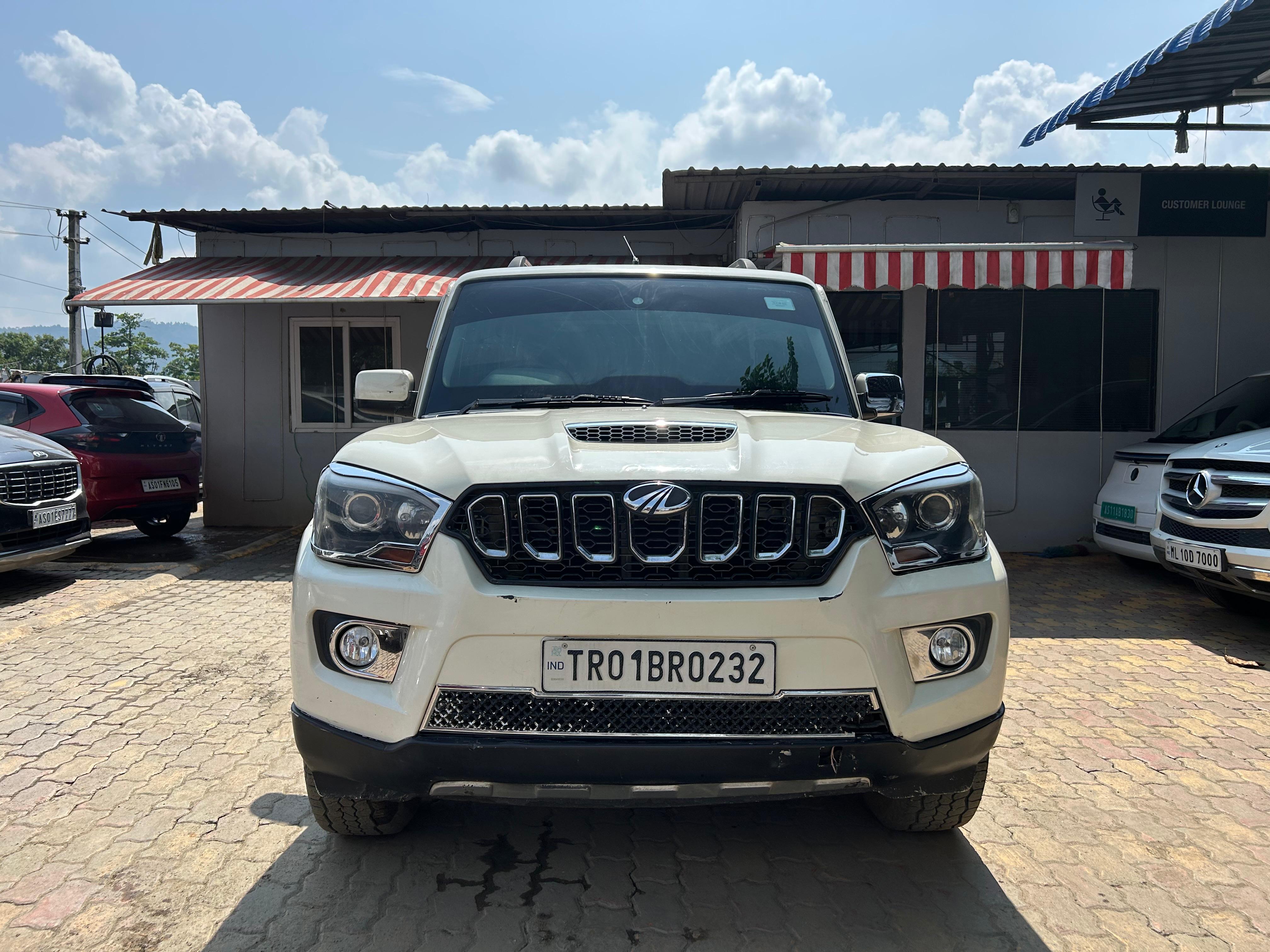 MAHINDRA  SCORPIO	S10